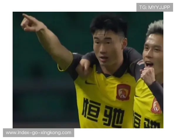 王楚钦“握拳时刻”热度飙升!球迷:这才是一哥气场