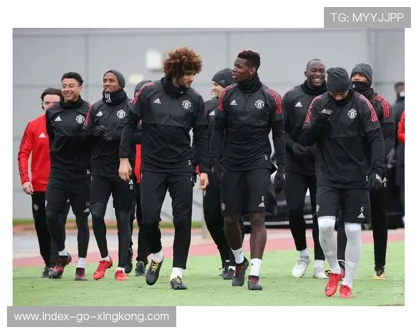 卡里克在卡灵顿亲自示范出球线路