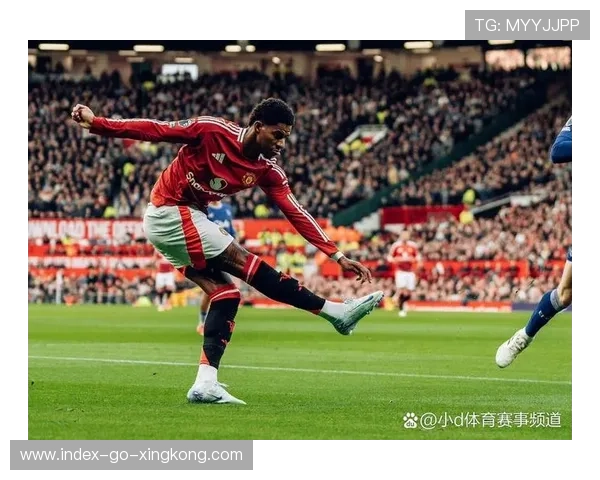 曼联弧顶强硬突破，拉什福德低射精确命中